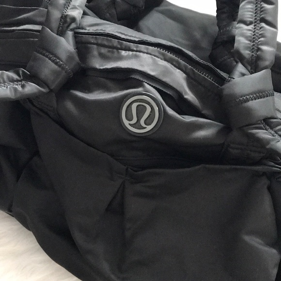 lululemon athletica Handbags - 🔥🔥Lululemon duffel bag
